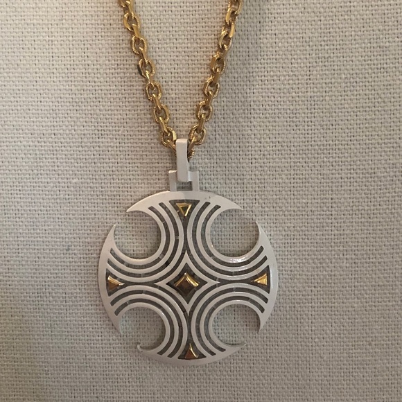 🌸VTG Trifari Circular White and Gold Pendant Necklace - Picture 6 of 9